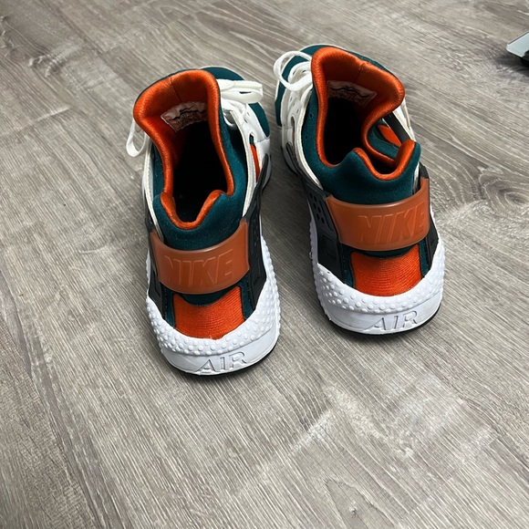 💥SOLD💥 MIAMI DOLPHIN NIKE HUARACHE - Picture 5 of 9